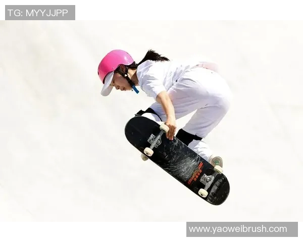 李丽的滑板人生：从初学者到职业选手的成长之路