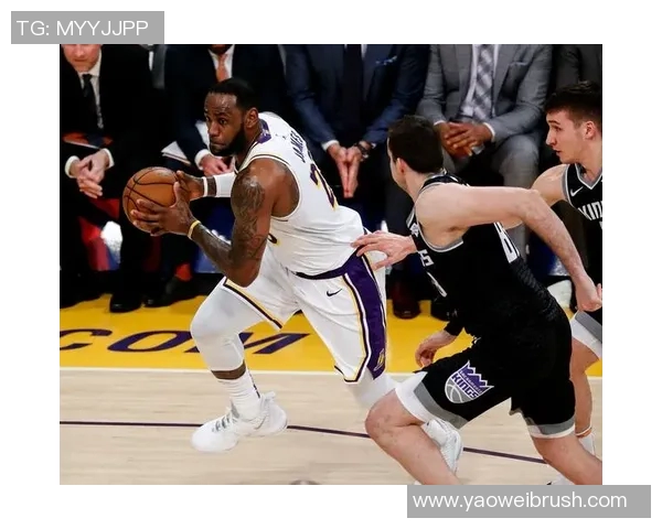 湖人对国王精彩回顾:赛场上的激烈对抗与精彩瞬间分析 湖人对国王精彩回顾:赛场上的激烈对抗与精彩瞬间分析