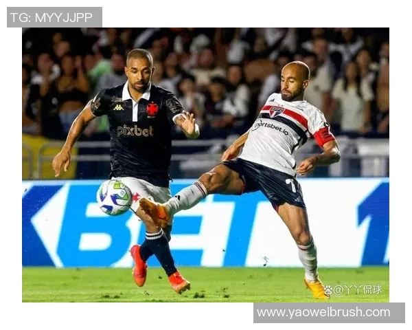 瓦斯科达伽马与克鲁的激烈对决展现足球魅力与团队精神 瓦斯科达伽马与克鲁的激烈对决展现足球魅力与团队精神