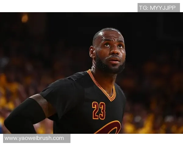 詹姆斯的篮球传奇之路:从天才少年到NBA巨星的辉煌历程 詹姆斯的篮球传奇之路:从天才少年到NBA巨星的辉煌历程