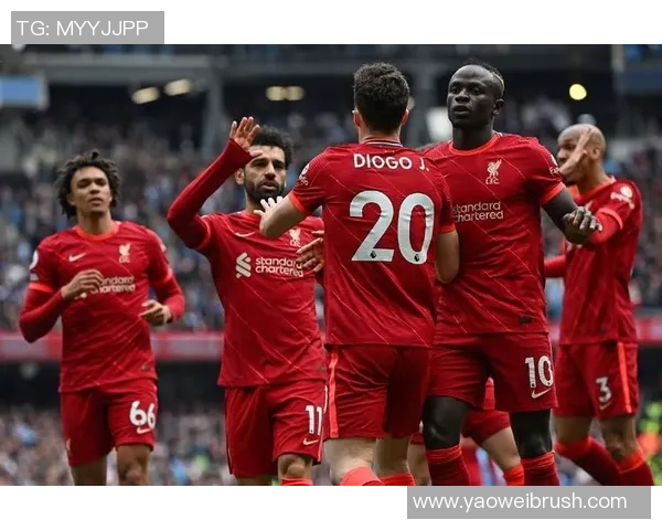 利物浦与曼城激战正酣最终比分揭晓引发热议