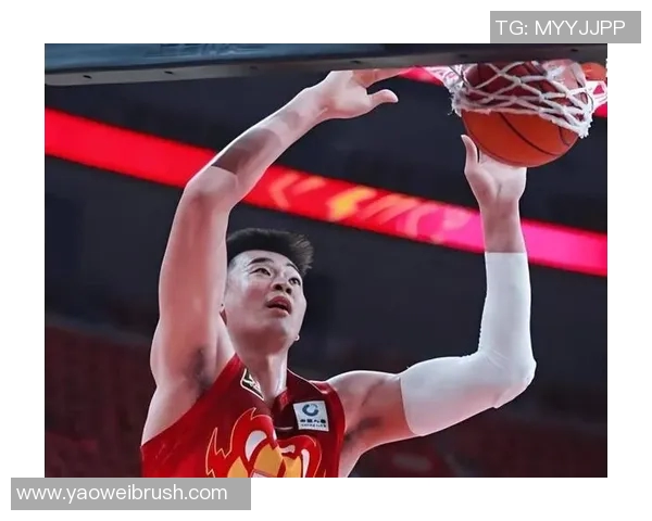 李慕豪：从篮球新星到职业生涯巅峰的成长之路与奋斗历程