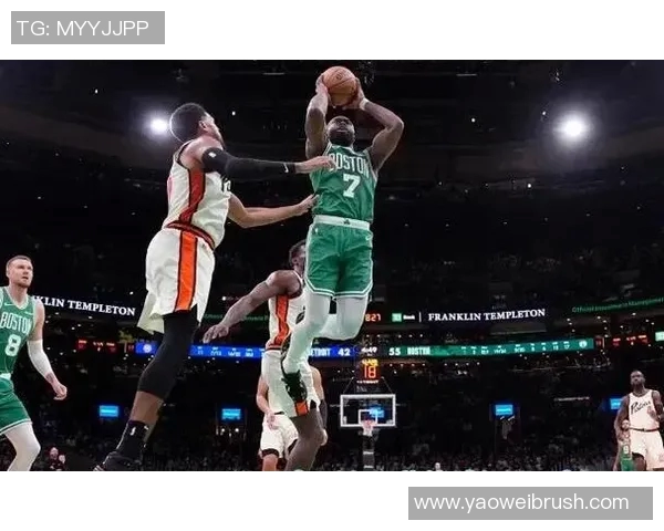 杰森塔图姆如何在NBA赛场上展现领导力与超凡技艺的完美结合
