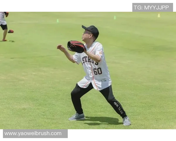 成都篮球队进攻体系解析：战术创新与团队协作的完美结合MBA