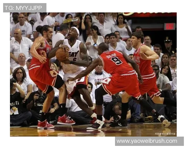 小牛与热火总决赛精彩对决录像回顾与分析全景呈现 小牛与热火总决赛精彩对决录像回顾与分析全景呈现