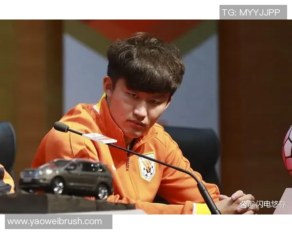 高诗岩：从青涩新星到篮球场上的璀璨明星之路