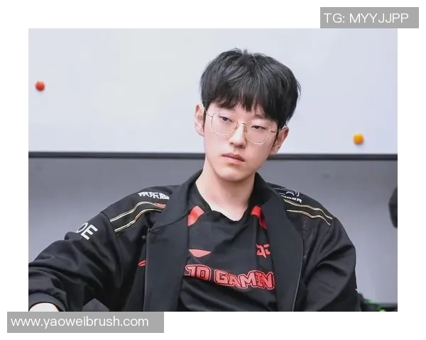 JDG战队灵活性引发热议玩家对战术调整的不同看法